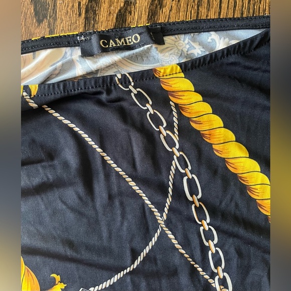 Cameo USA Women Black and Gold Chain Print Dress size XL - Picture 4 of 6